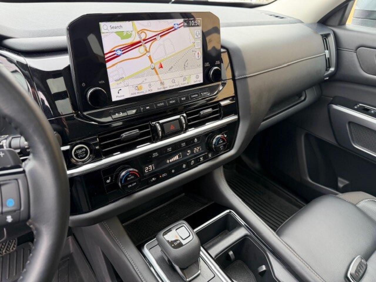 2023 Nissan Pathfinder SL 1 Owner Clean Carfax 2 Sets of wheels Certified Photo