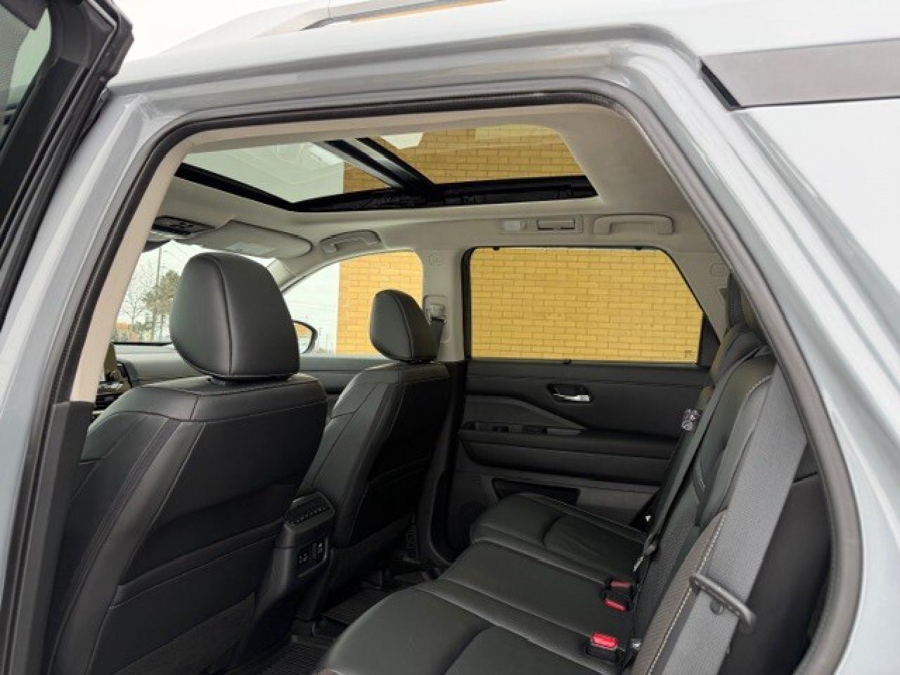 2023 Nissan Pathfinder SL 1 Owner Clean Carfax 2 Sets of wheels Certified Photo