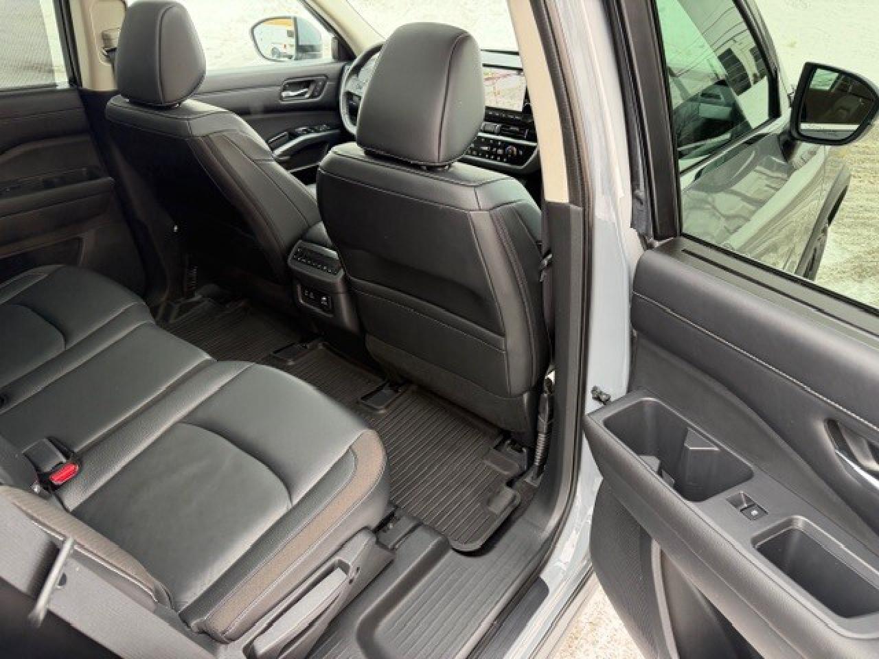 2023 Nissan Pathfinder SL 1 Owner Clean Carfax 2 Sets of wheels Certified Photo