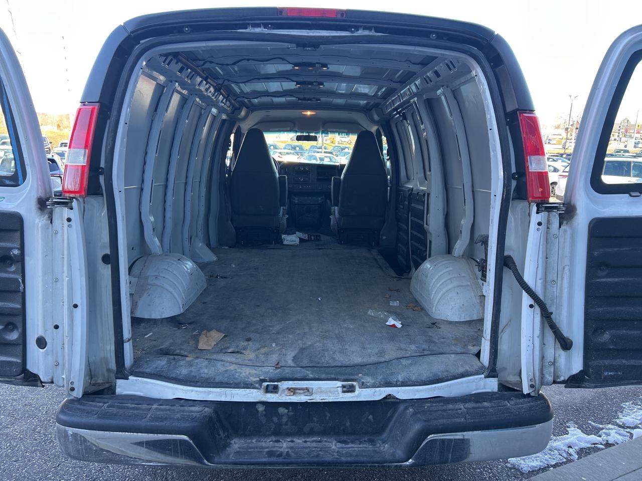 2021 Chevrolet Express 2500 135   Clean Carfax Photo4