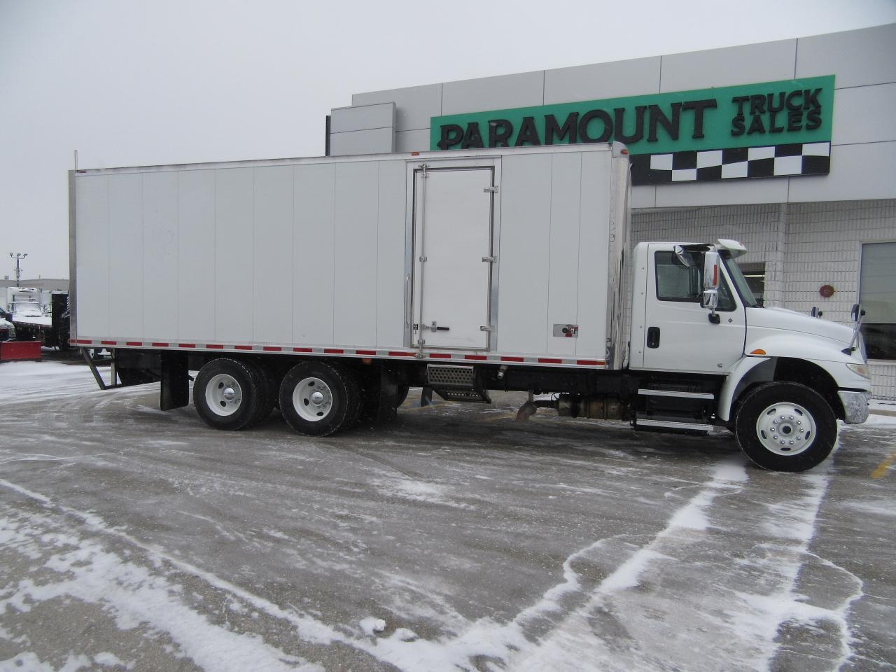 2018 International 4400 DIESEL TANDEM AXLE 26FT INSULATED MUD TRUCK Photo