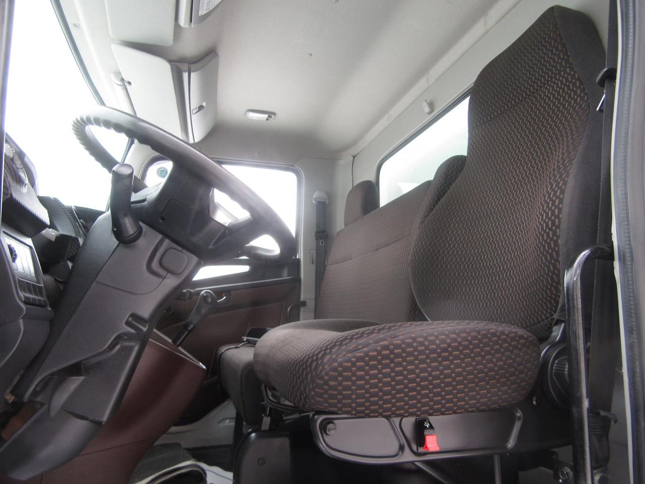 2023 Hino L7 WITH 26FT BOX LARGE ALUMINUM POWER LIFTGATE Photo