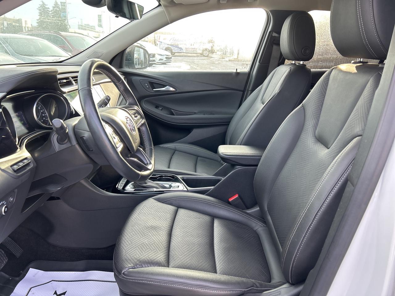 2023 Buick Encore GX AWD 4dr Essence sport touring Photo