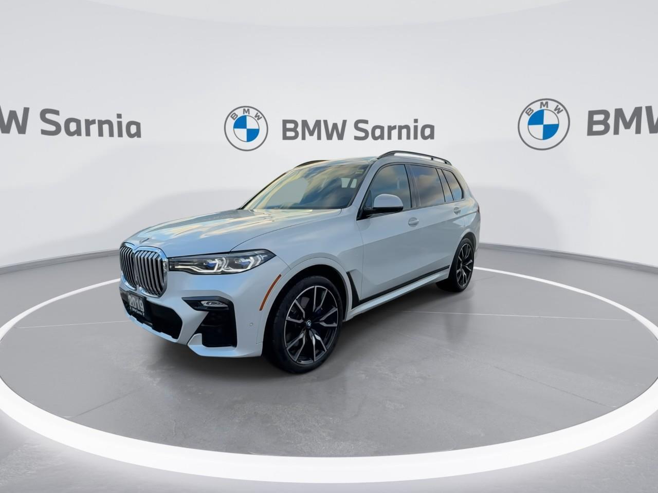 2019 BMW X7 xDrive40i Photo3