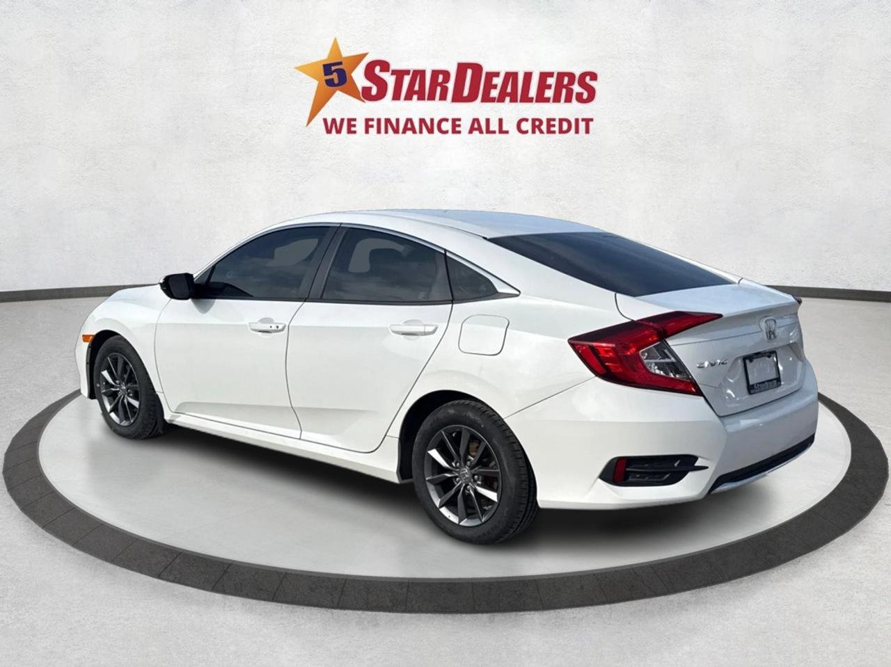 2020 Honda Civic Sedan SUNROOF MINT MUST SEE WE FINANCE ALL CREDIT Photo