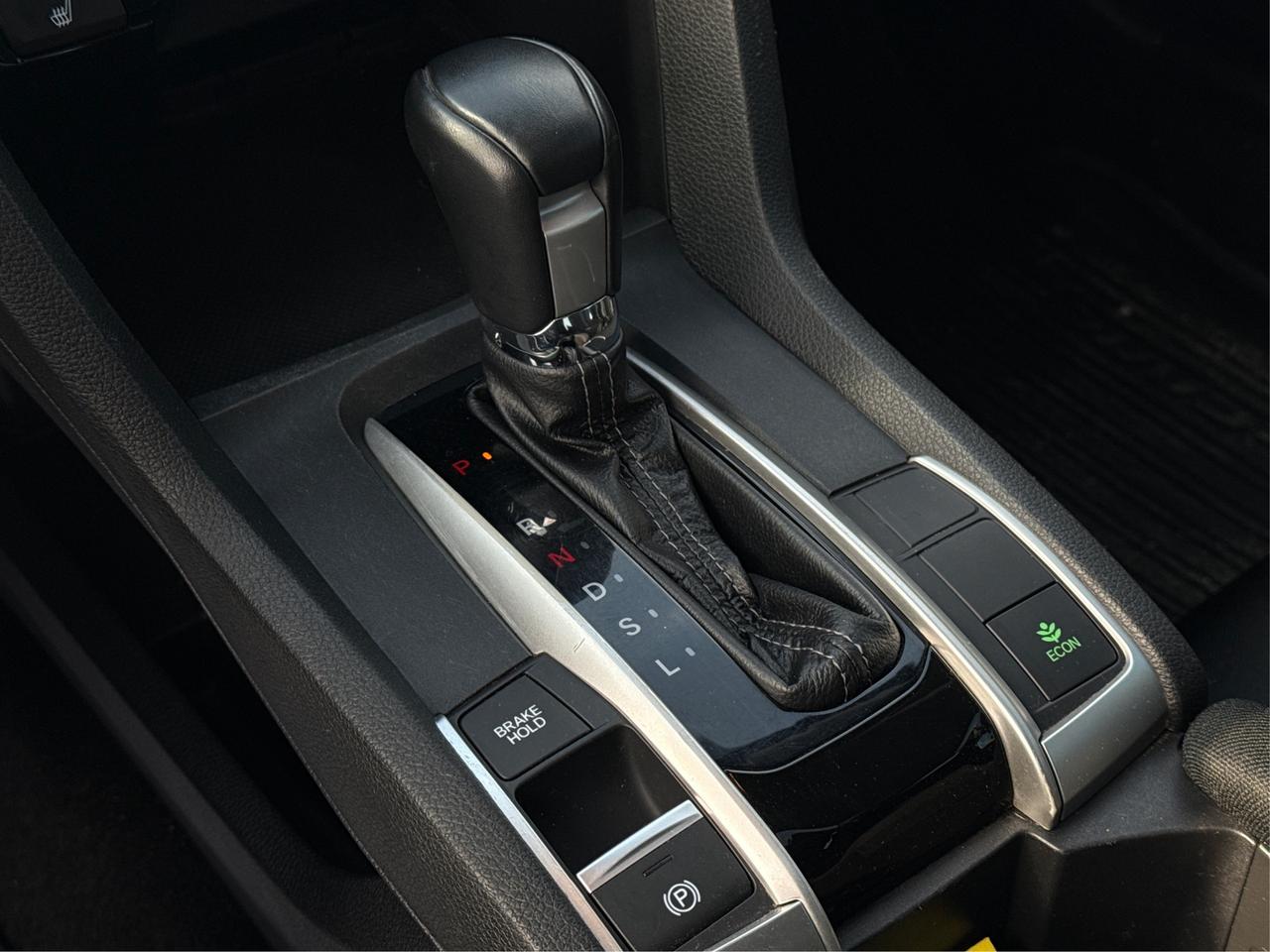 2020 Honda Civic Sedan SUNROOF MINT MUST SEE WE FINANCE ALL CREDIT Photo