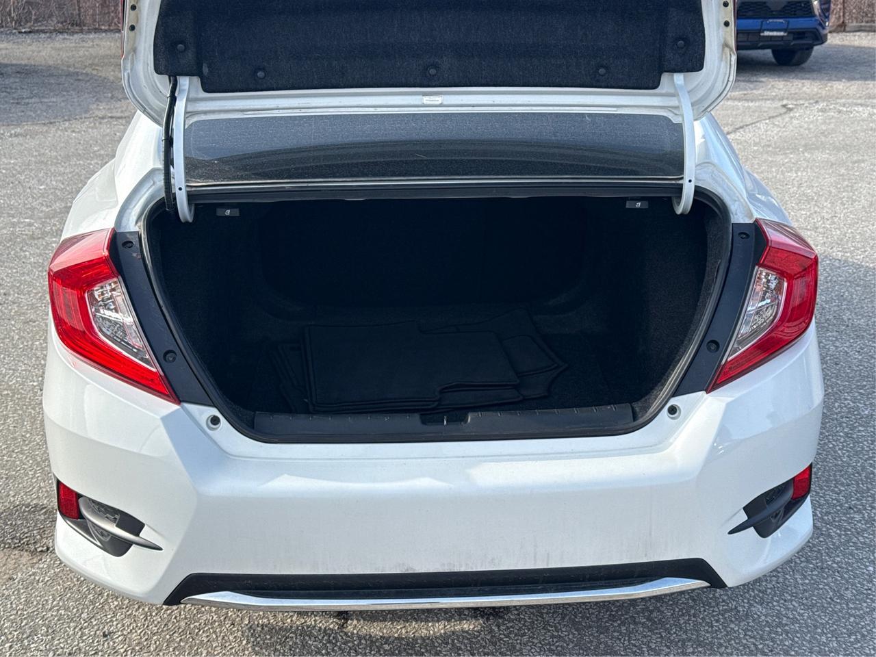 2020 Honda Civic Sedan SUNROOF MINT MUST SEE WE FINANCE ALL CREDIT Photo