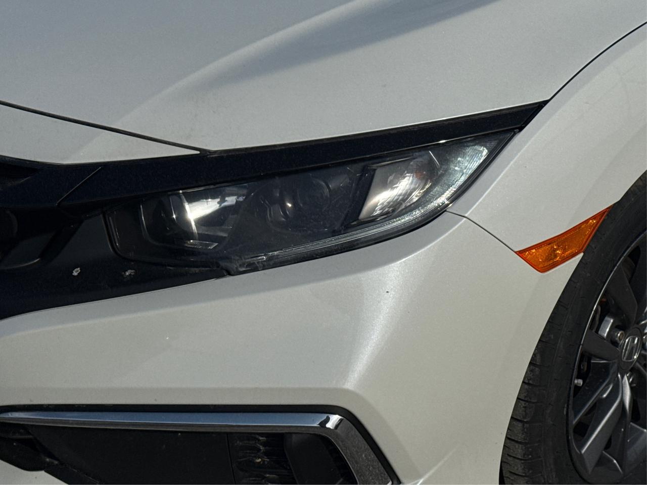 2020 Honda Civic Sedan SUNROOF MINT MUST SEE WE FINANCE ALL CREDIT Photo