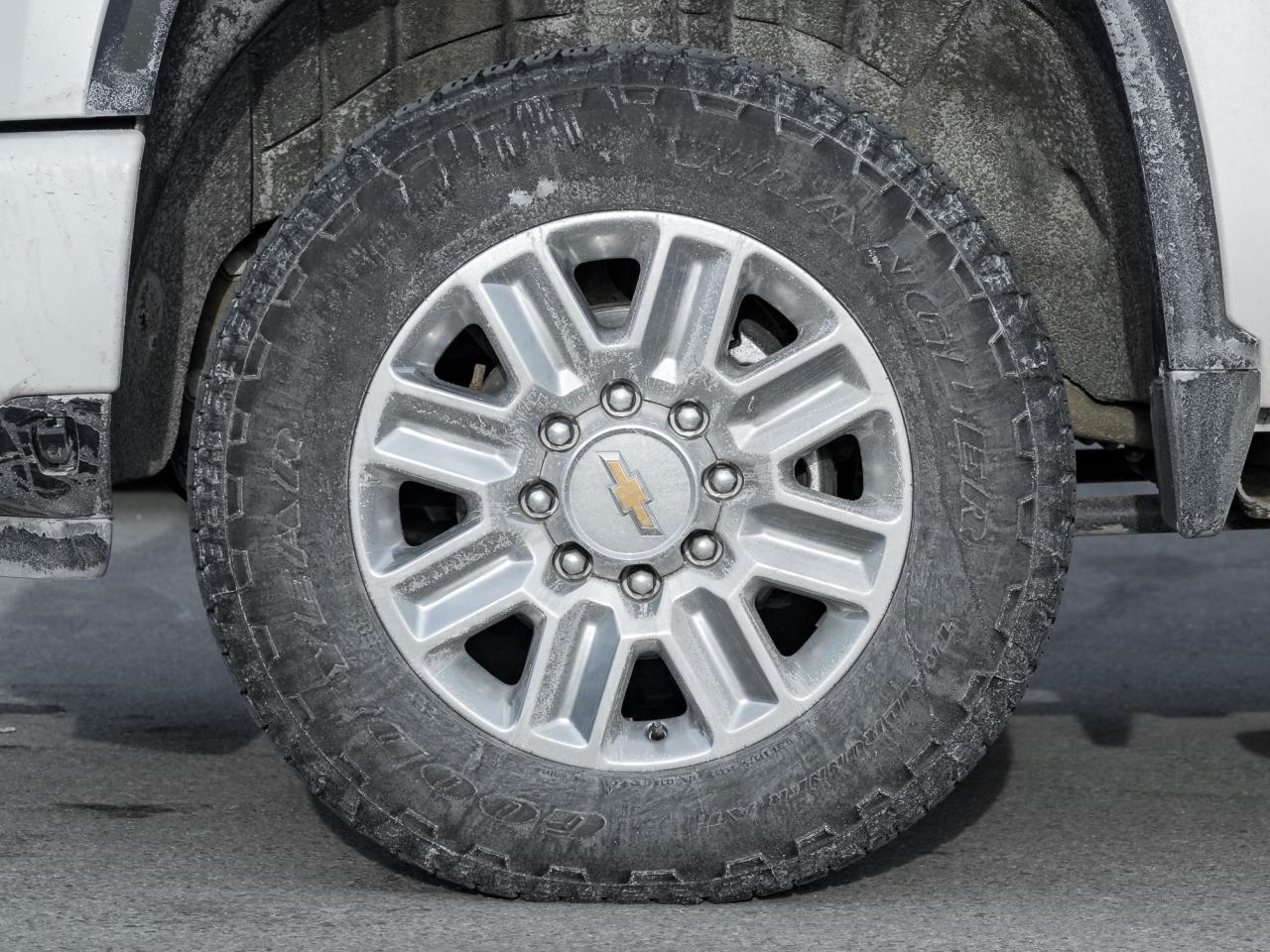 2025 Chevrolet SILVERADO 2500HD 4WD Crew Cab 159  High Country   Local trade! Photo