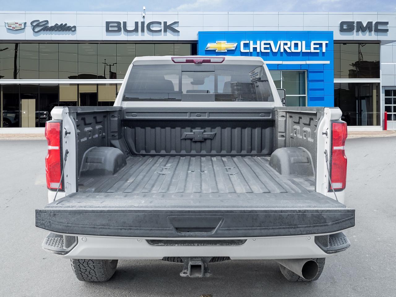 2025 Chevrolet SILVERADO 2500HD 4WD Crew Cab 159  High Country   Local trade! Photo