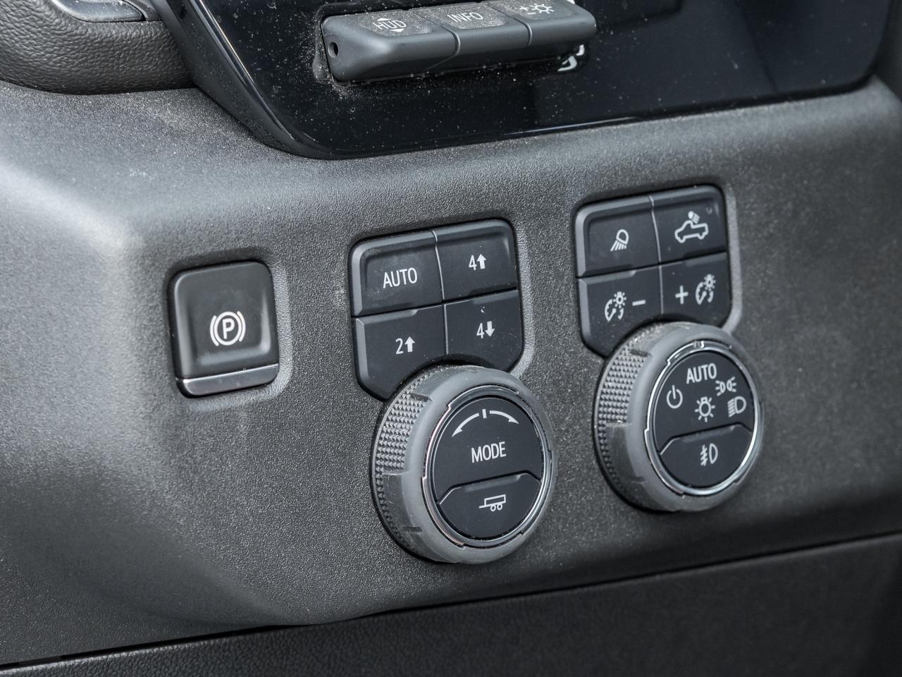 2025 Chevrolet SILVERADO 2500HD 4WD Crew Cab 159  High Country   Local trade! Photo