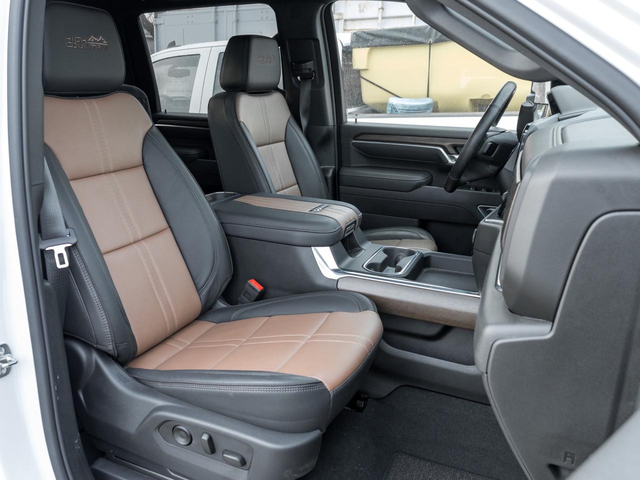 2025 Chevrolet SILVERADO 2500HD 4WD Crew Cab 159  High Country   Local trade! Photo