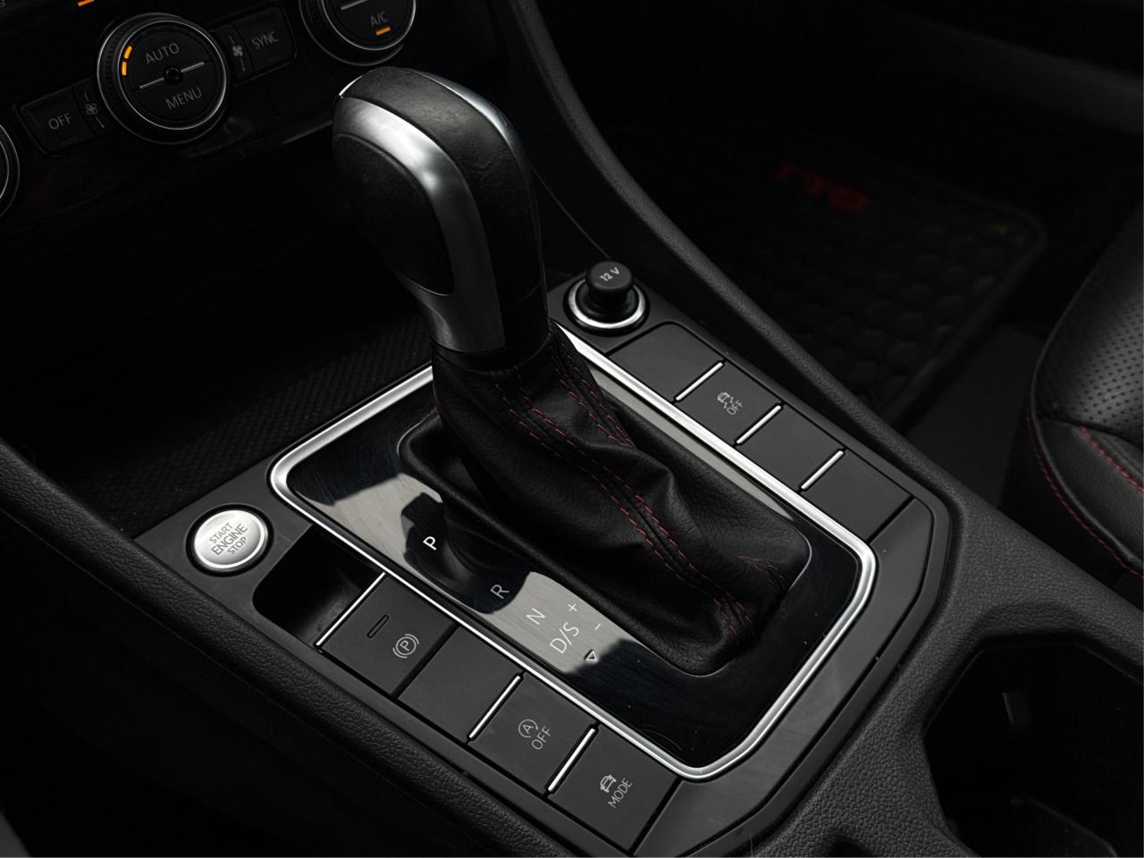 2021 Volkswagen Jetta LEATHER SUNROOF HEATED SEATS WE FINANCE ALL CREDIT Photo