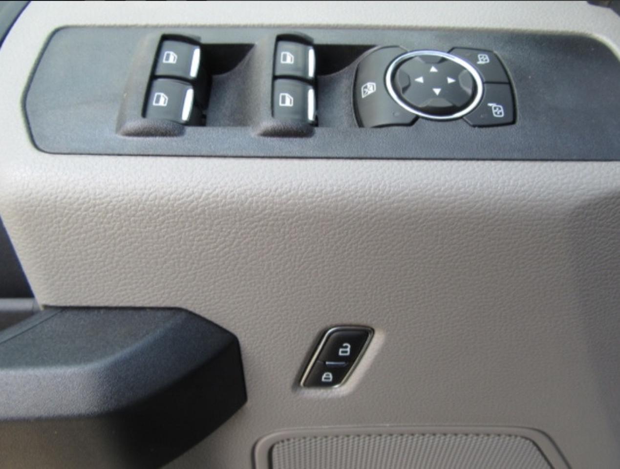 2022 Ford F-250 GAS 4X4 CREW CAB WITH 8 FT LONG BOX Photo