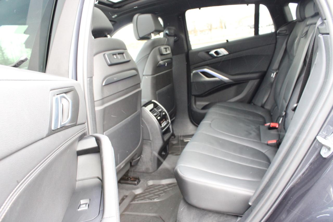 2022 BMW X6 xDrive40i   M Sport   No Accident   Drive Assist Photo