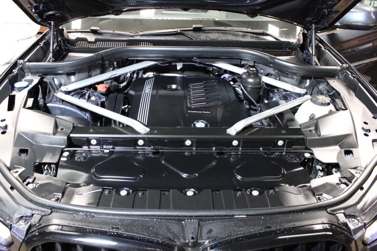 2022 BMW X6 xDrive40i   M Sport   No Accident   Drive Assist Photo