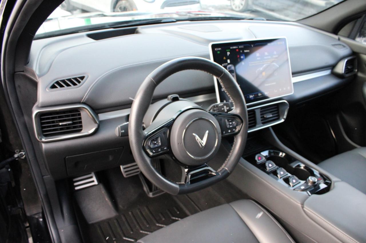 2023 VinFast VF 8 City Edition PLUS   No Accident   Clean Carfax Photo