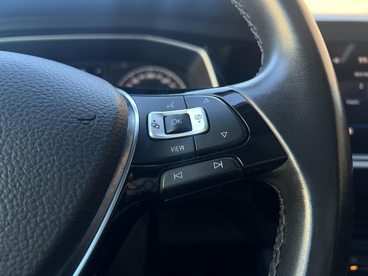 2019 Volkswagen Jetta Highline   Leather   Sunroof   Push Start Photo