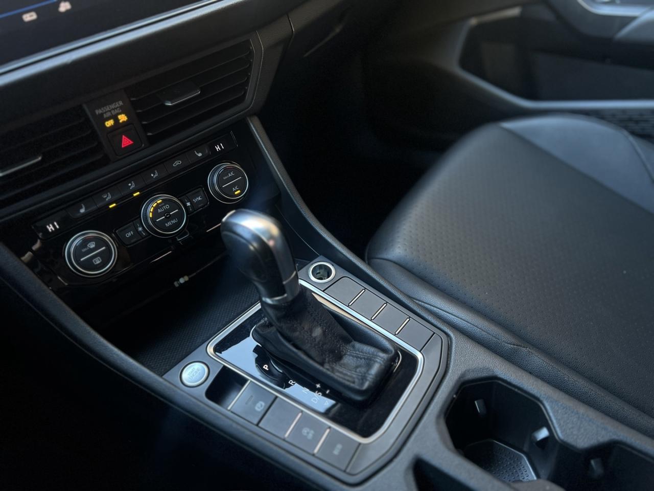 2019 Volkswagen Jetta Highline   Leather   Sunroof   Push Start Photo