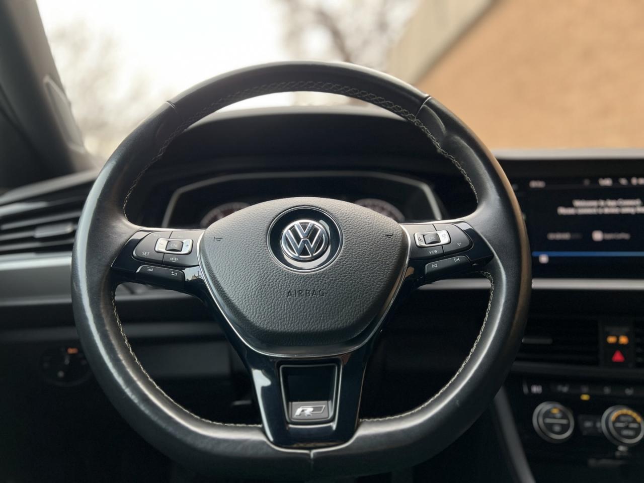 2020 Volkswagen Jetta Highline R Line   Htd Rear Seats   Amb Light   Sun Photo