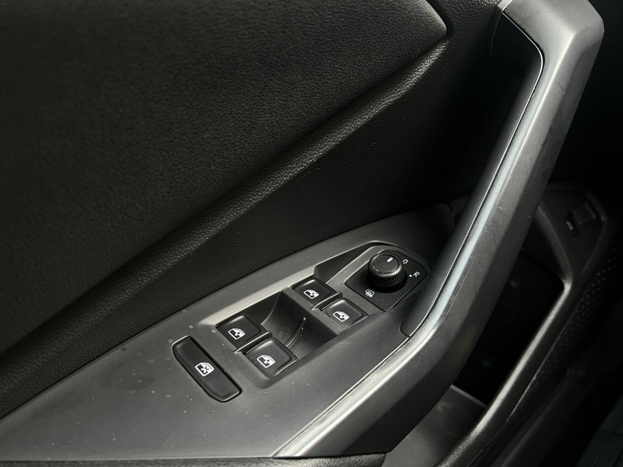 2020 Volkswagen Jetta Highline R Line   Htd Rear Seats   Amb Light   Sun Photo