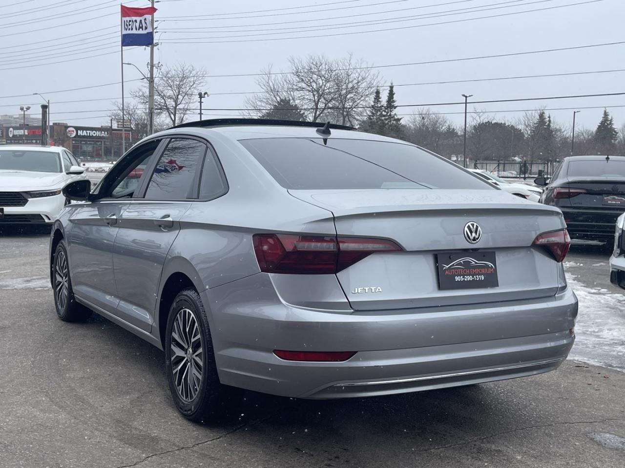 2021 Volkswagen Jetta Highline   Leather   Sunroof   Navi Photo2