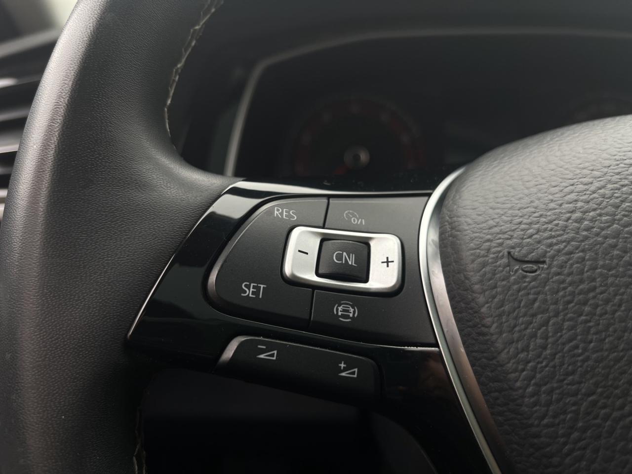 2021 Volkswagen Jetta Highline   Leather   Sunroof   Navi Photo