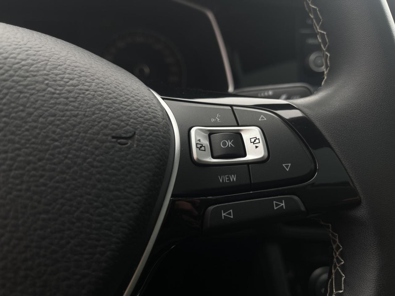 2021 Volkswagen Jetta Highline   Leather   Sunroof   Navi Photo