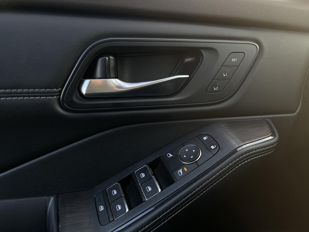 2023 Nissan Rogue SL AWD   Leather   Pano Roof   Navi Photo