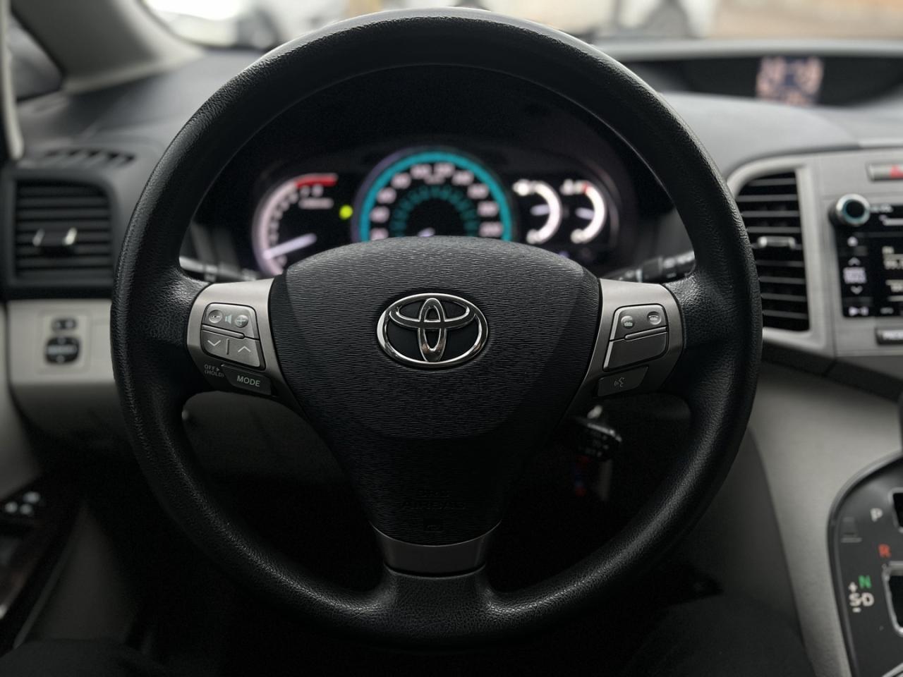 2011 Toyota Venza AWD V6   Alloys   Cruise Control   Power Options Photo