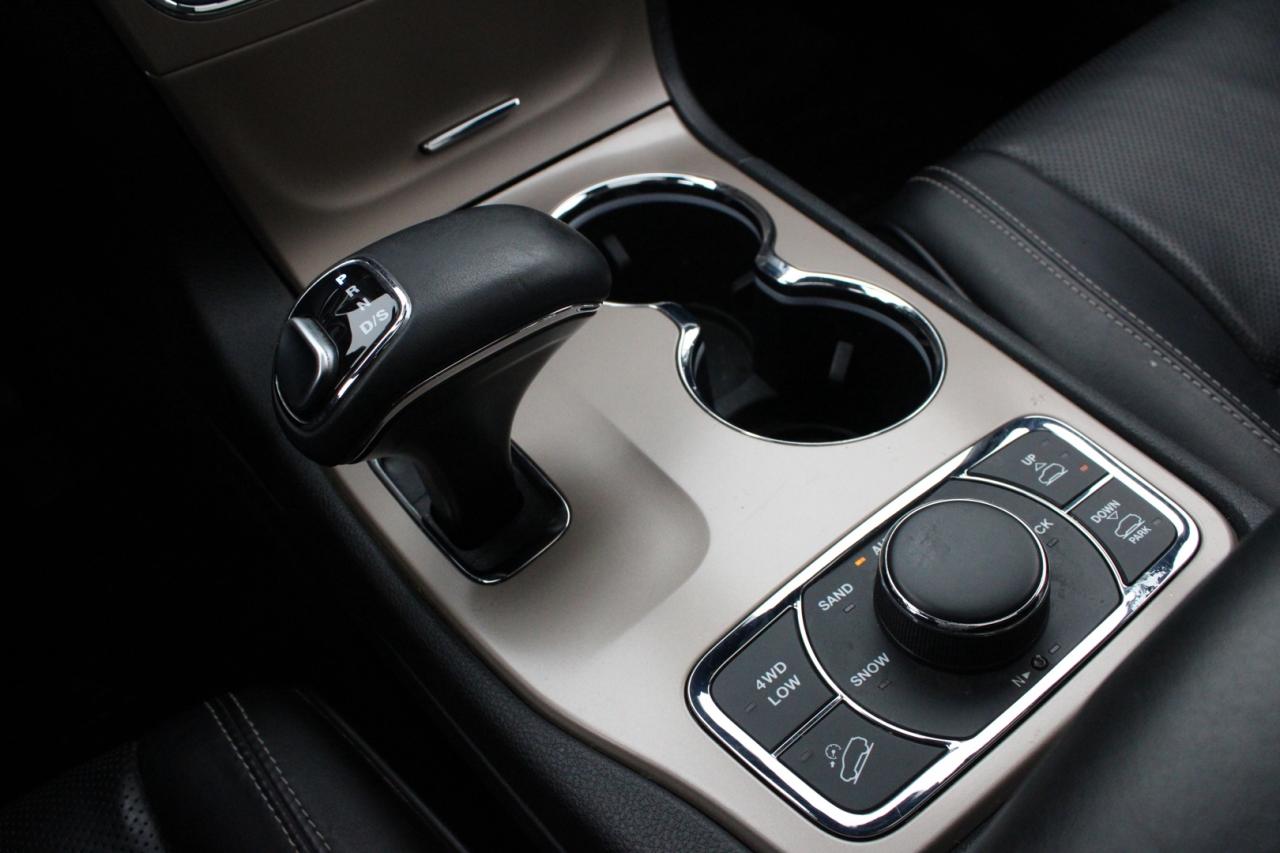 2015 Jeep Grand Cherokee Overland 4WD No Accident Clean Carfax CERTIFIED Photo