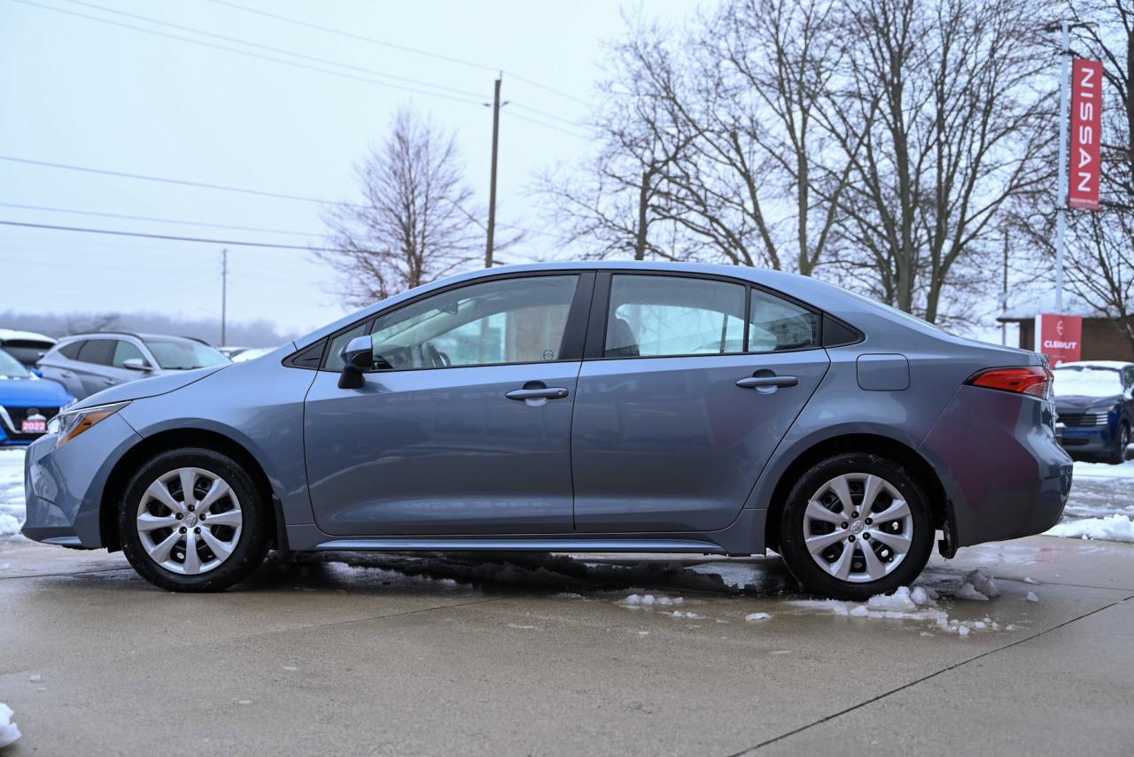 2022 Toyota Corolla Only 34000 kilo wow/ Auto/1-owner Photo