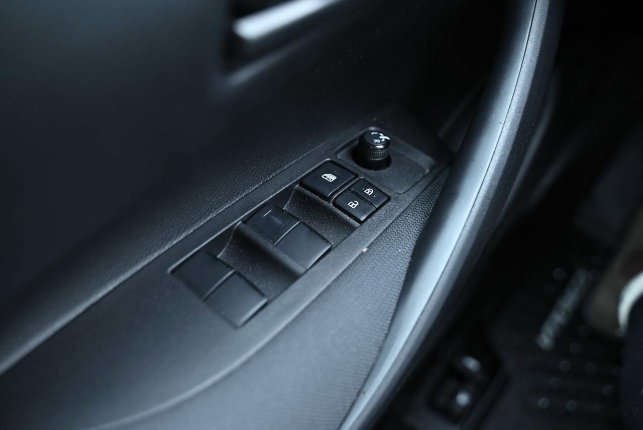 2022 Toyota Corolla Only 34000 kilo wow/ Auto/1-owner Photo