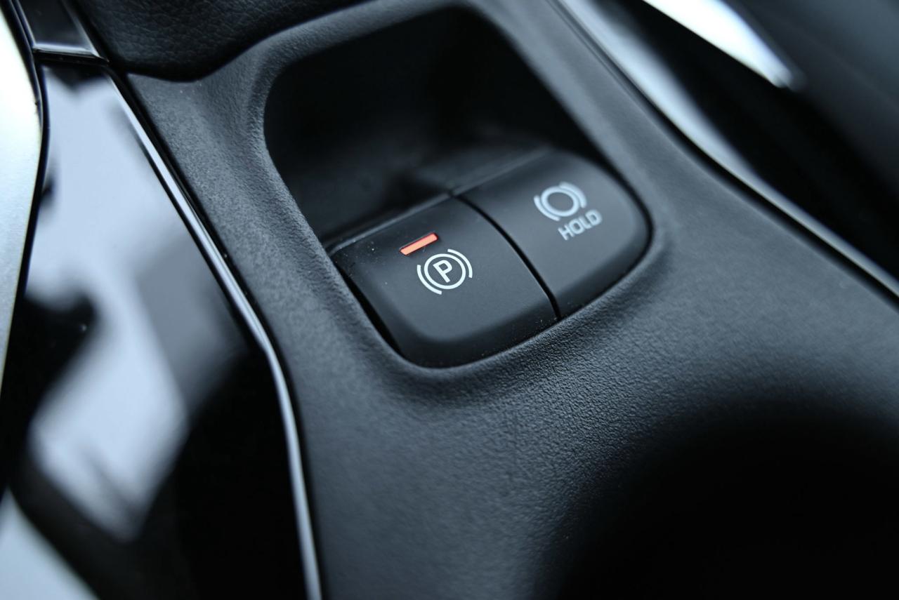 2022 Toyota Corolla Only 34000 kilo wow/ Auto/1-owner Photo