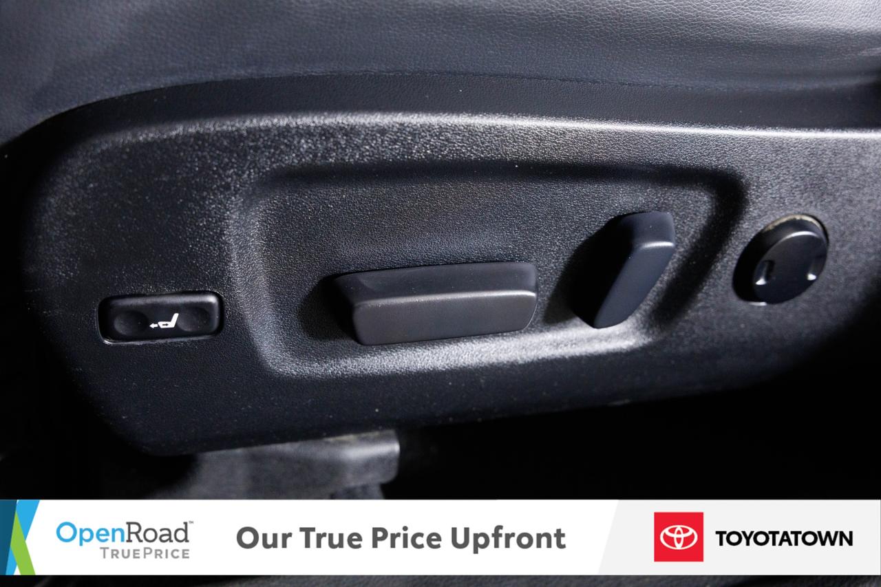 2019 Toyota Highlander XLE! LOADED! LOW MILEAGE! Photo