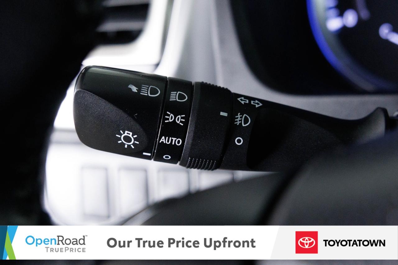 2019 Toyota Highlander XLE! LOADED! LOW MILEAGE! Photo