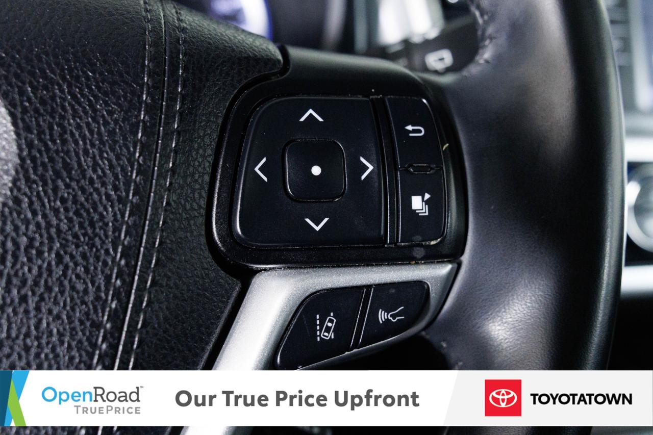 2019 Toyota Highlander XLE! LOADED! LOW MILEAGE! Photo