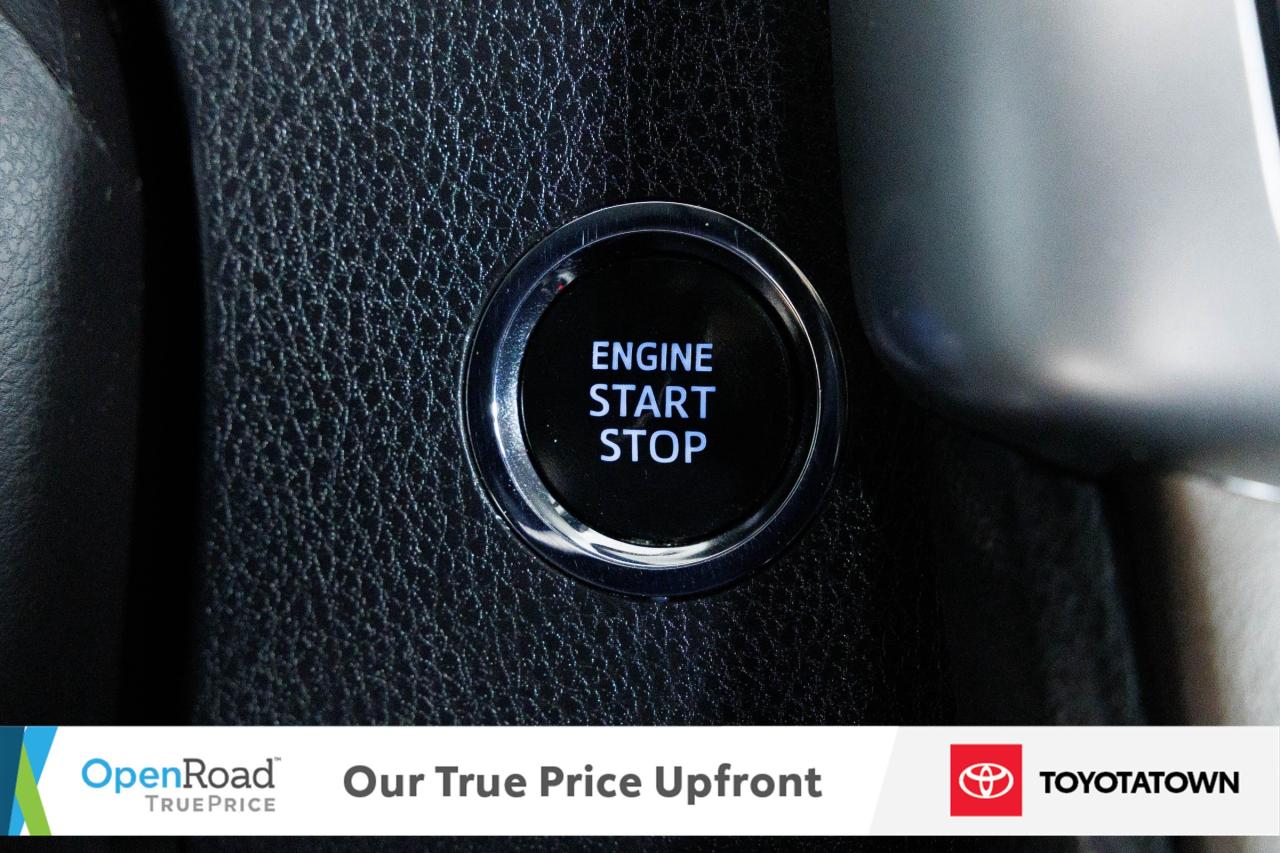 2019 Toyota Highlander XLE! LOADED! LOW MILEAGE! Photo