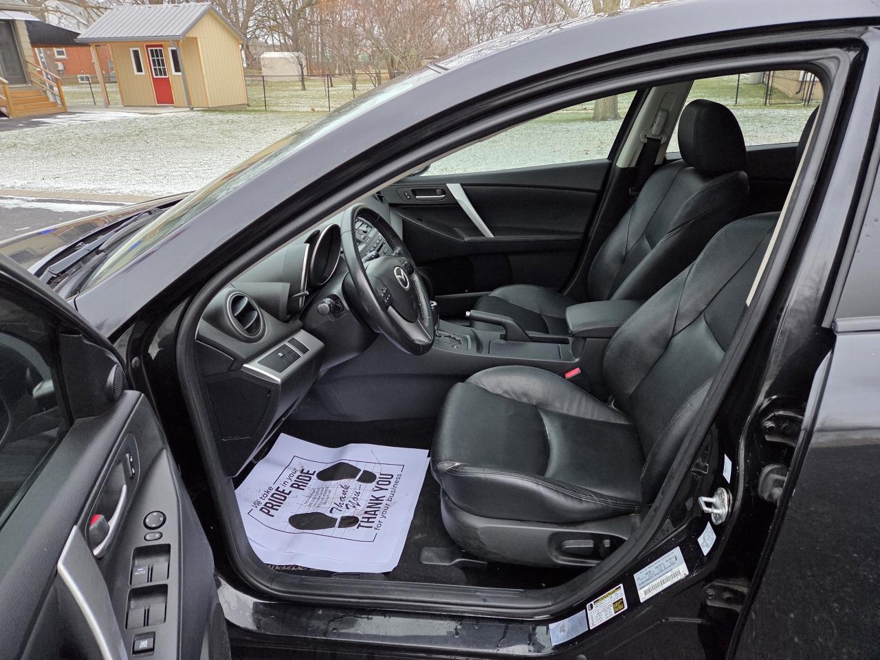 2012 Mazda MAZDA3 AUTO, GT SKY-ACTIVE, LEATHER,SUNROOF! Photo