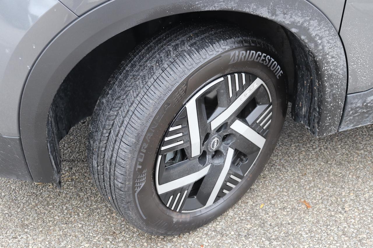 2025 Nissan Kicks SV FWD Photo