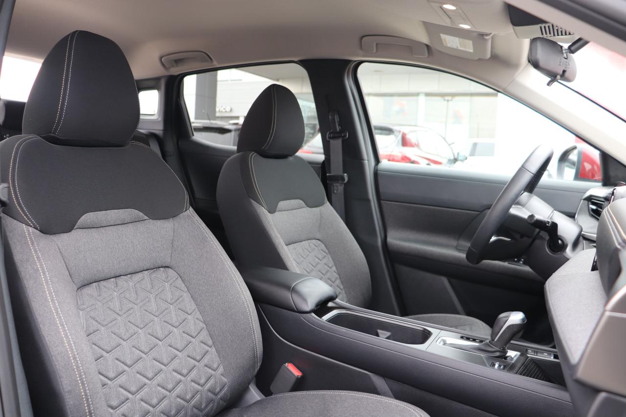 2025 Nissan Kicks SV FWD Photo