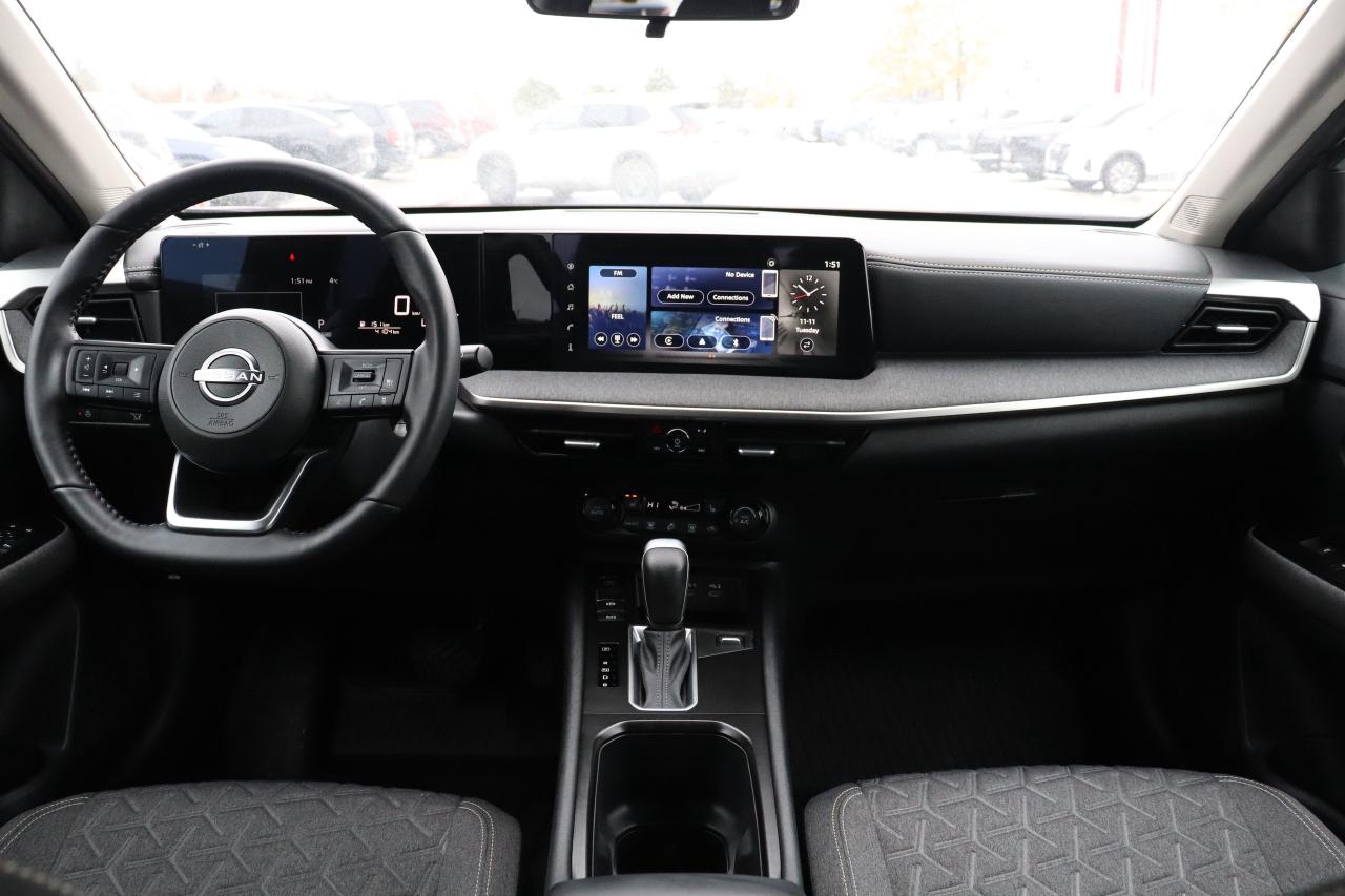 2025 Nissan Kicks SV FWD Photo