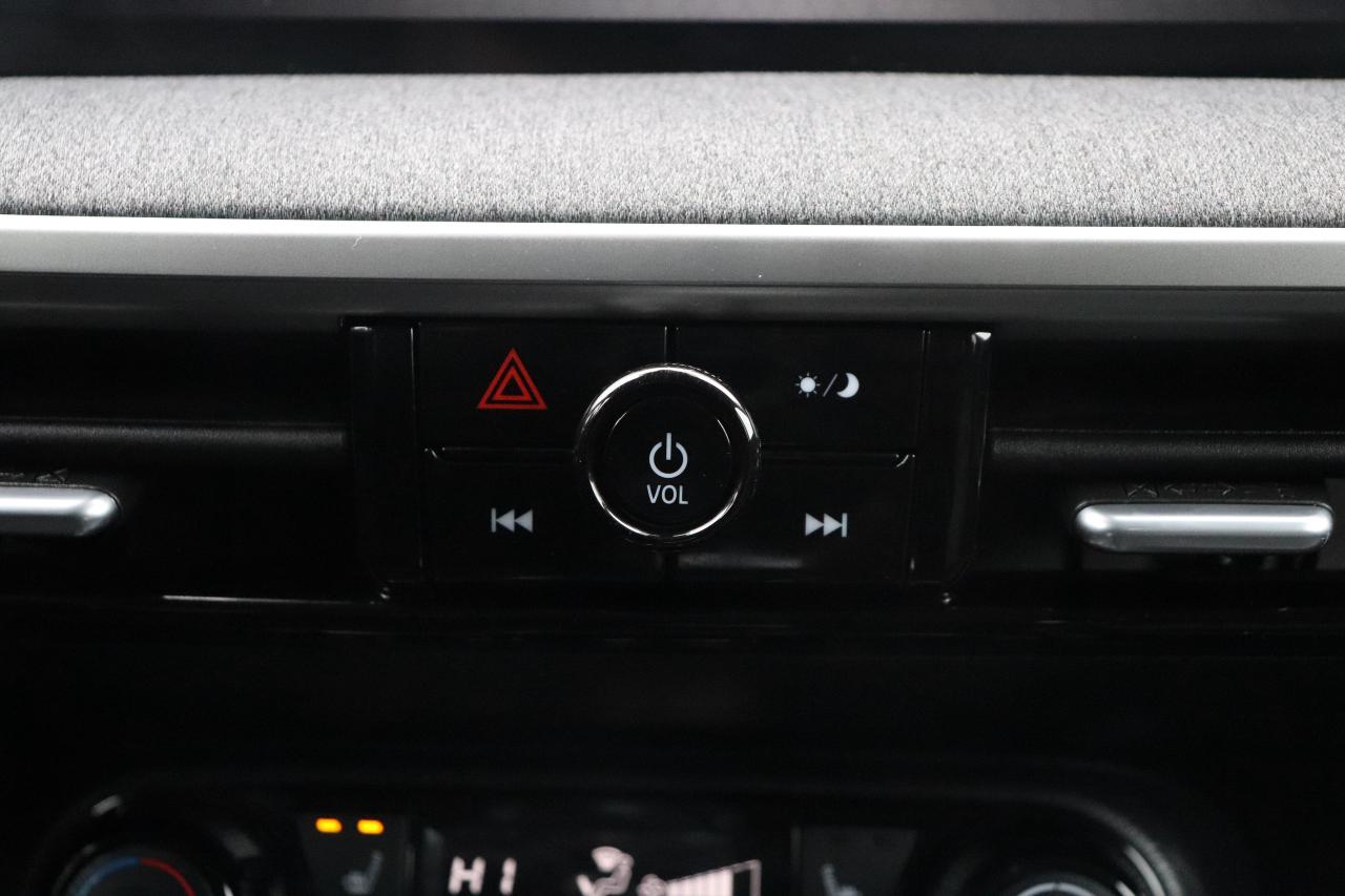 2025 Nissan Kicks SV FWD Photo