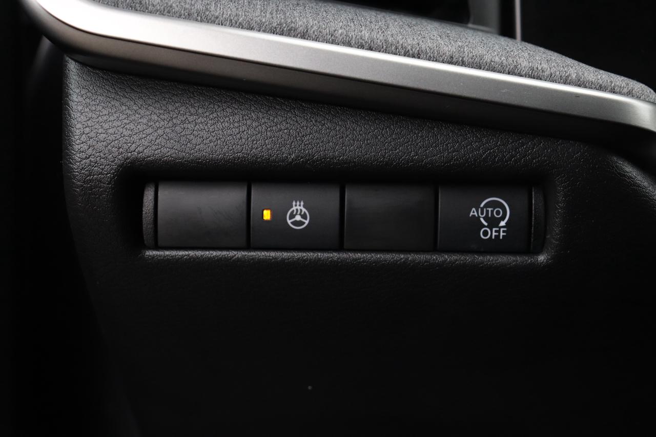 2025 Nissan Kicks SV FWD Photo