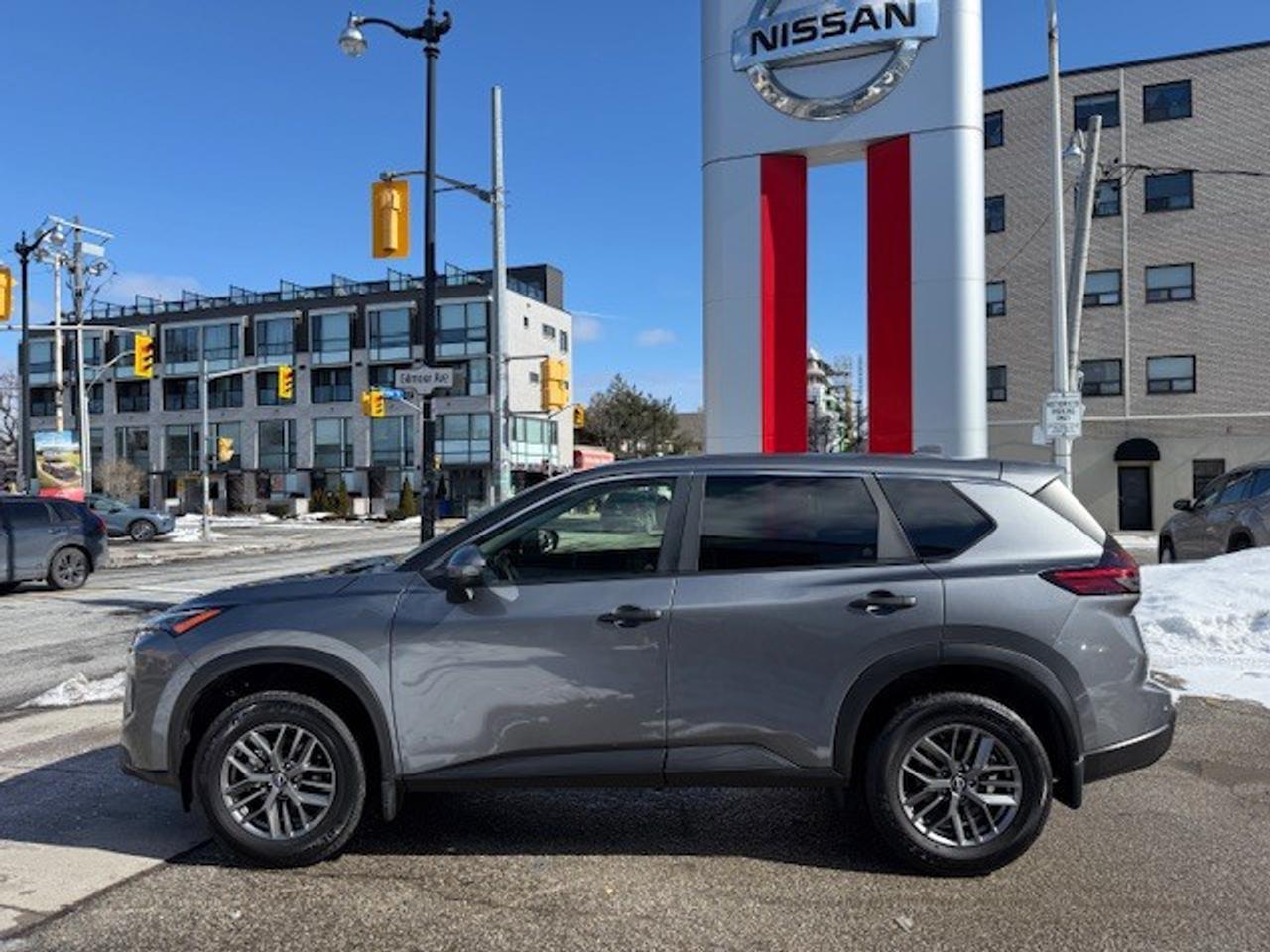 2024 Nissan Rogue S AWD, APPLE CARPLAY, BLIND SPOT, BLUETOOTH, ALLOY Photo
