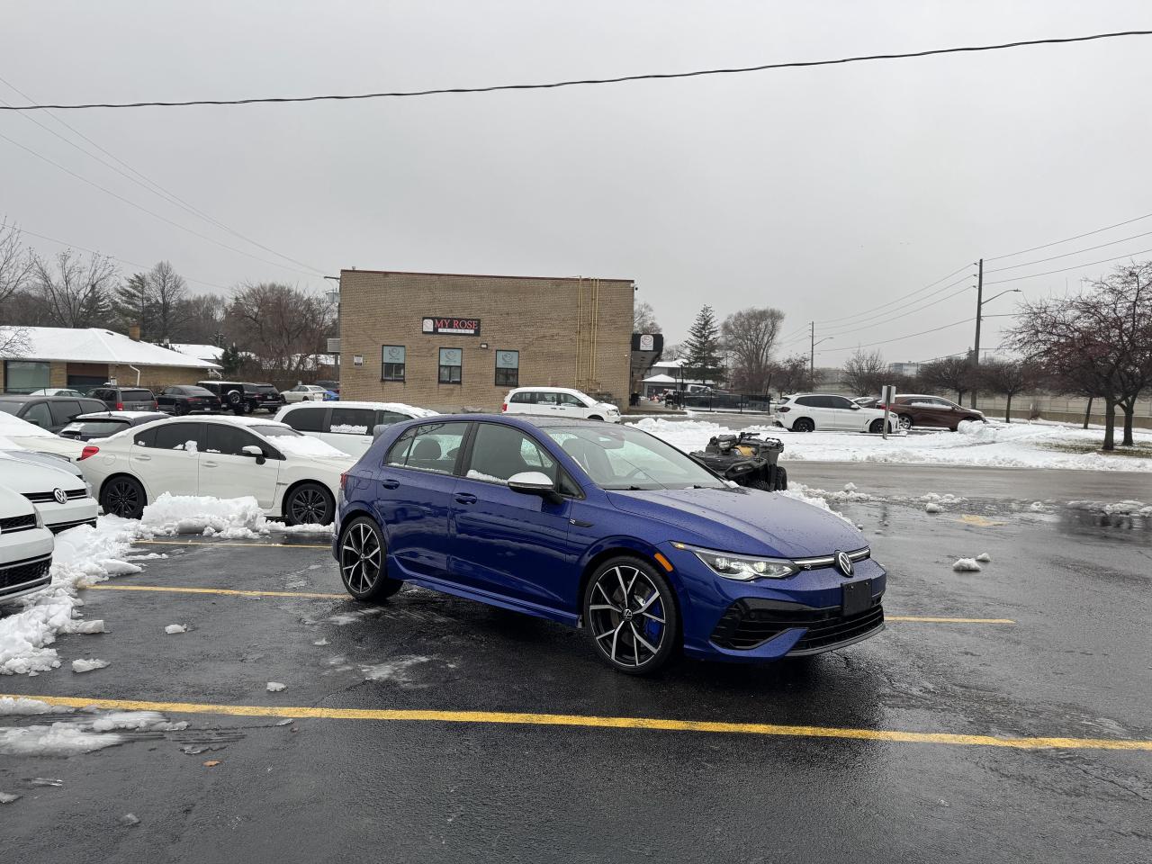 2022 Volkswagen Golf R Manual   Sunroof   Lapiz Blue Photo3