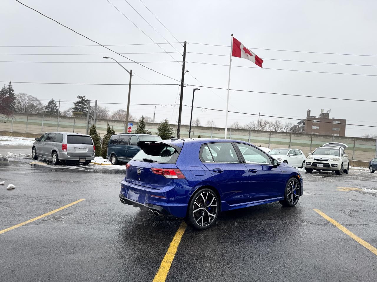 2022 Volkswagen Golf R Manual   Sunroof   Lapiz Blue Photo