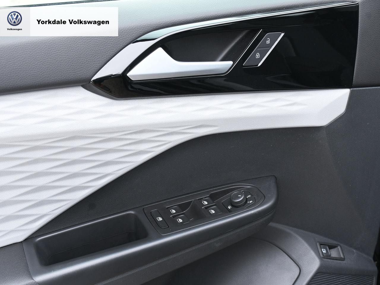 2023 Volkswagen Taos  Photo