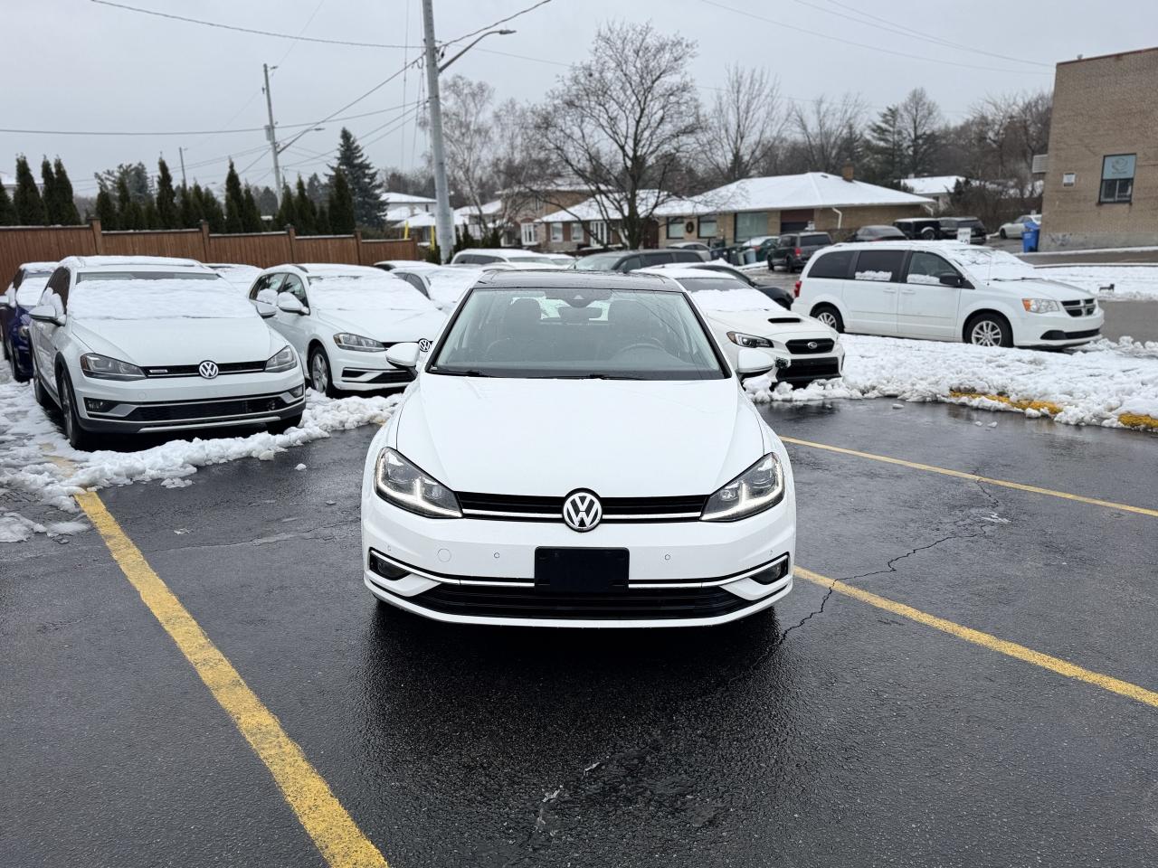 2018 Volkswagen Golf LED LIGHTS   Leather Seats! Photo2