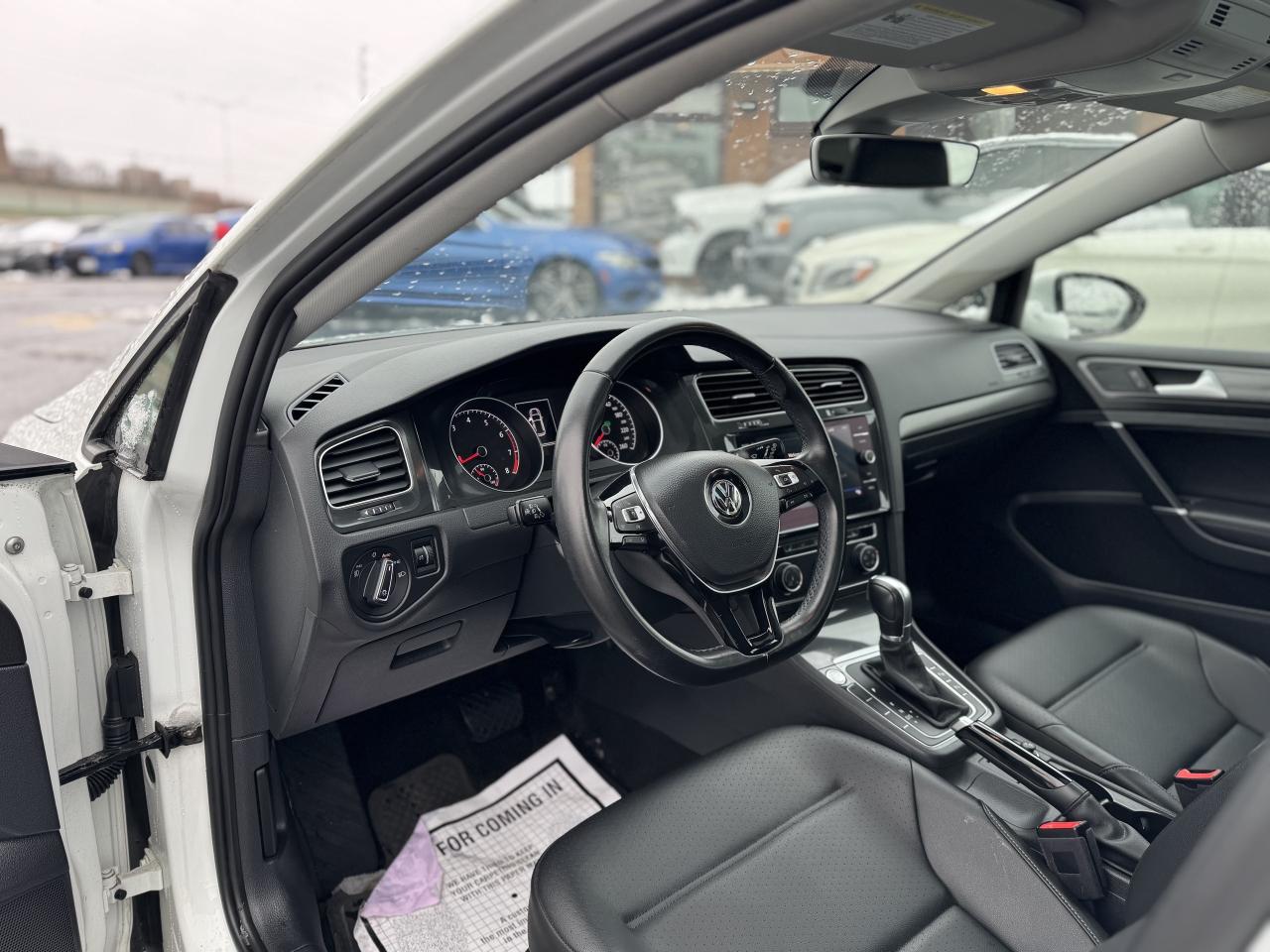 2018 Volkswagen Golf LED LIGHTS   Leather Seats! Photo